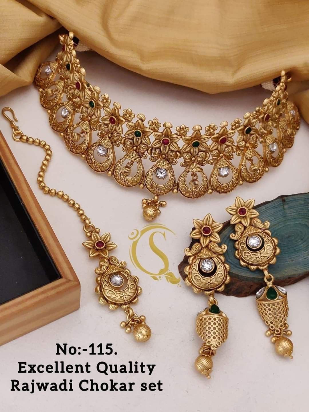 New jewellery set for women